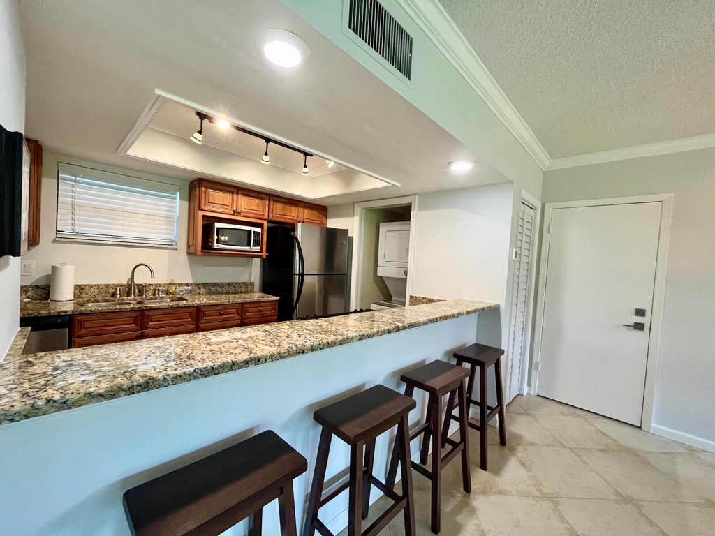 11863 Wimbledon Circle - Photo 7