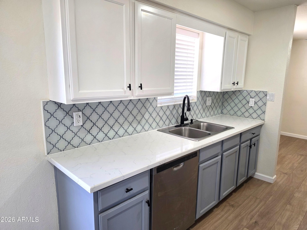 1736 E Frye Road - Photo 2