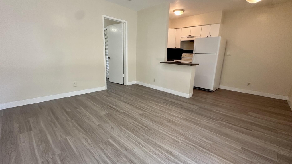 505 Ne 4th Avenue - Photo 1