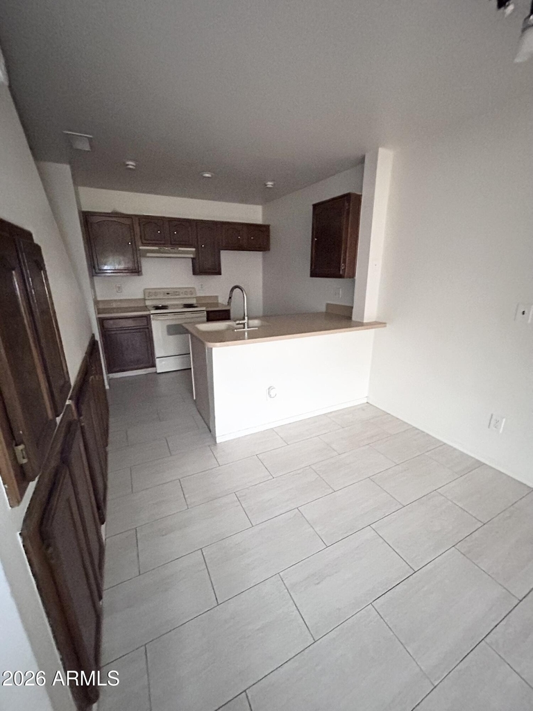 625 S Westwood -- - Photo 6