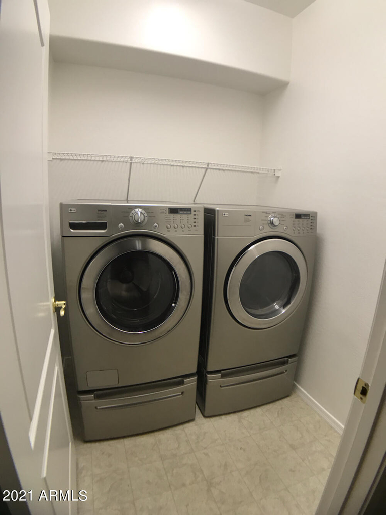 17584 W Acacia Court - Photo 31