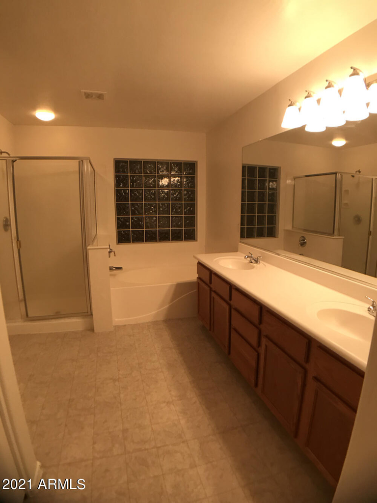 17584 W Acacia Court - Photo 43