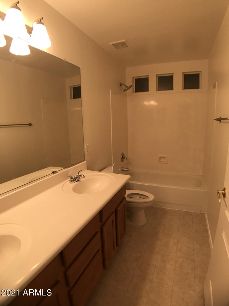 17584 W Acacia Court - Photo 40