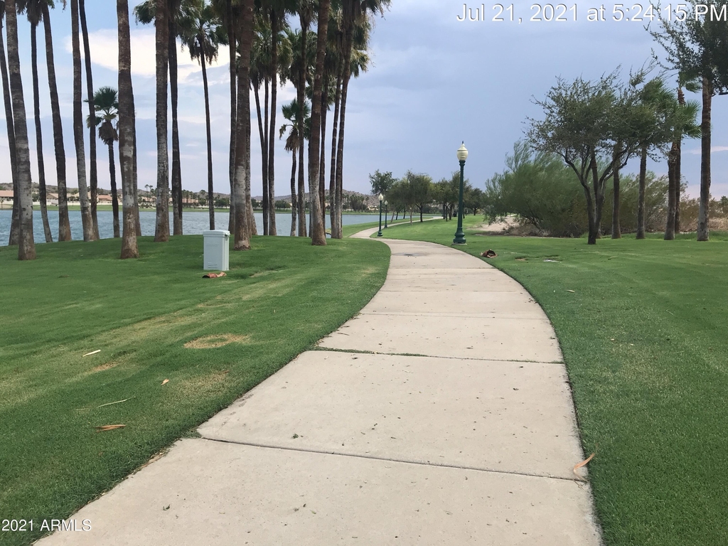 17584 W Acacia Court - Photo 10