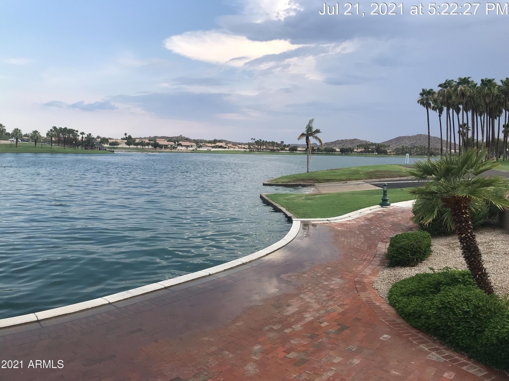 17584 W Acacia Court - Photo 13
