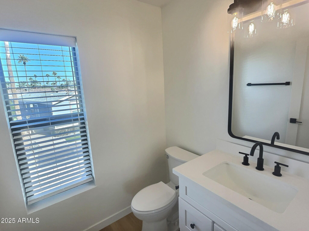 2502 E Paradise Lane - Photo 20