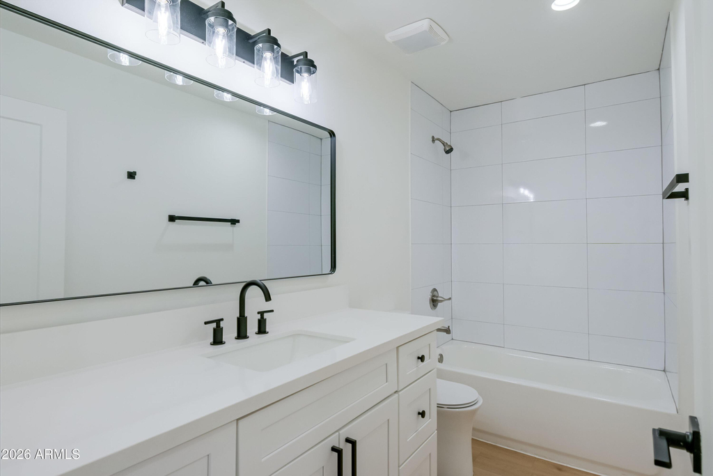 2502 E Paradise Lane - Photo 28