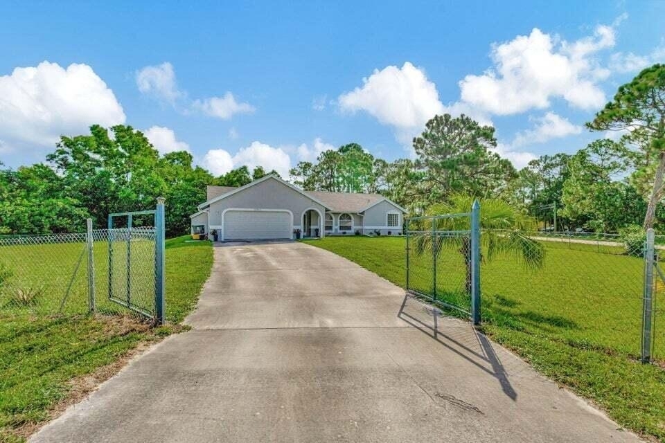 12969 54th Street N - Photo 17