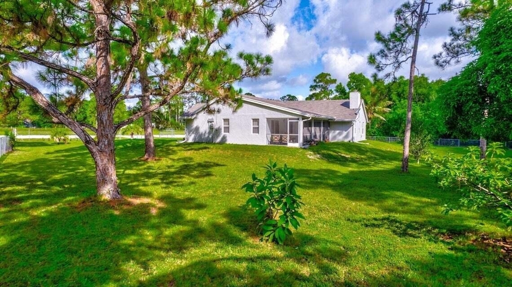12969 54th Street N - Photo 3