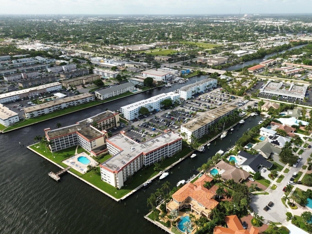 109 Paradise Harbour Boulevard - Photo 1