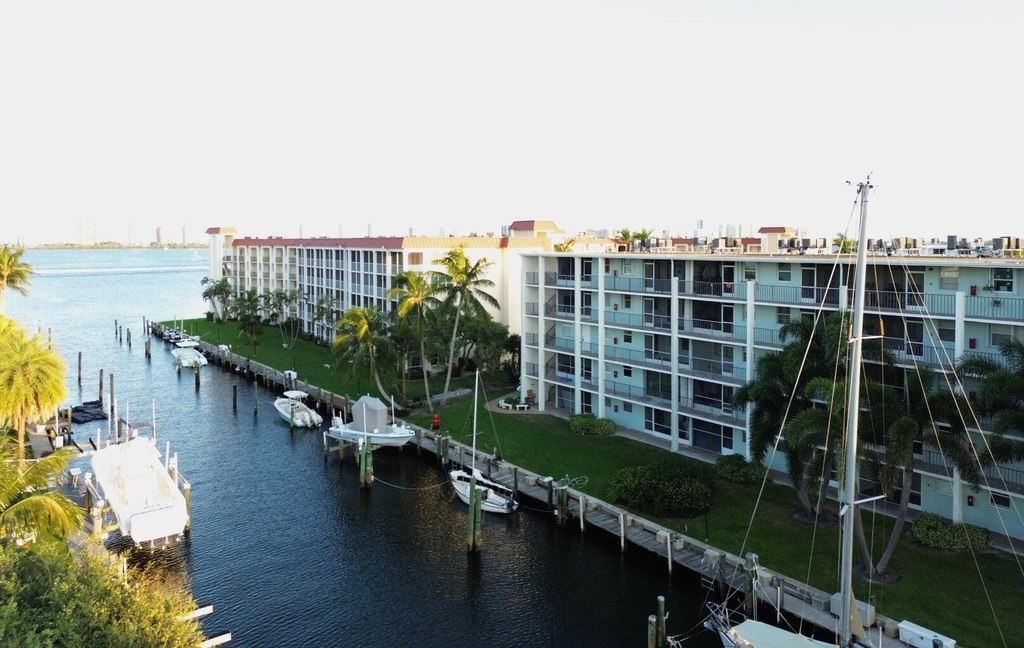 109 Paradise Harbour Boulevard - Photo 8