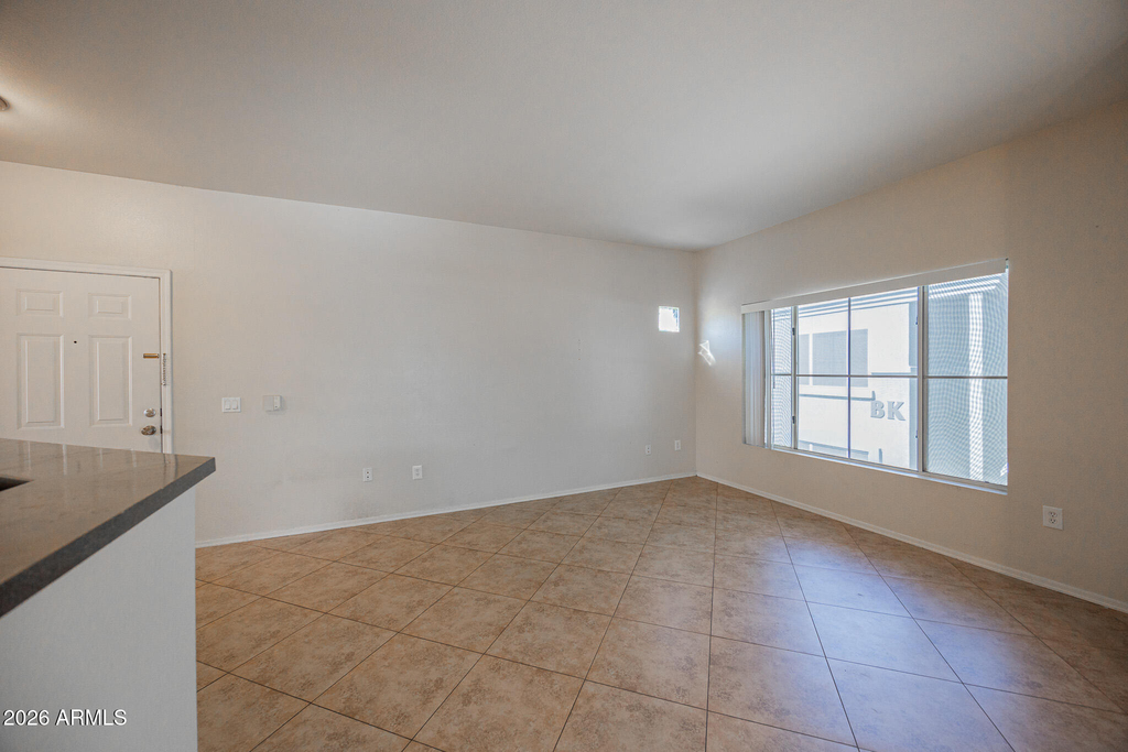 600 W Grove Parkway - Photo 8