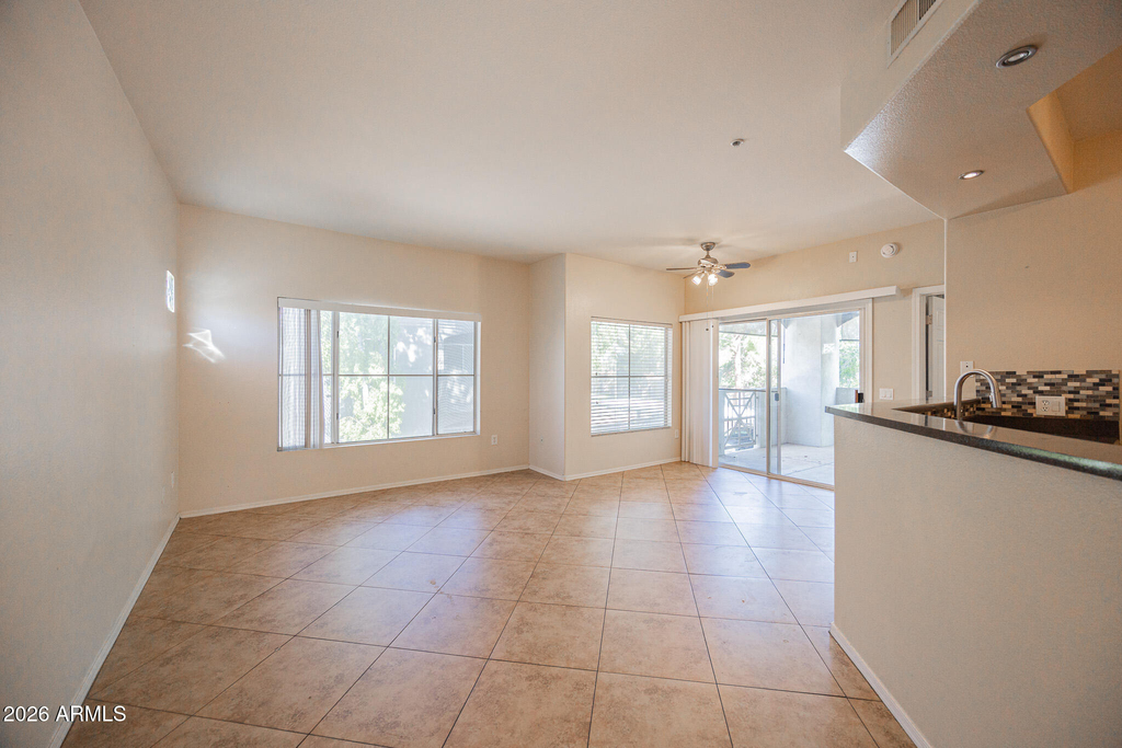 600 W Grove Parkway - Photo 3