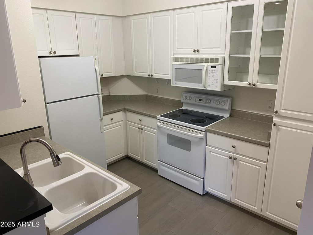 1701 E Colter Street - Photo 1