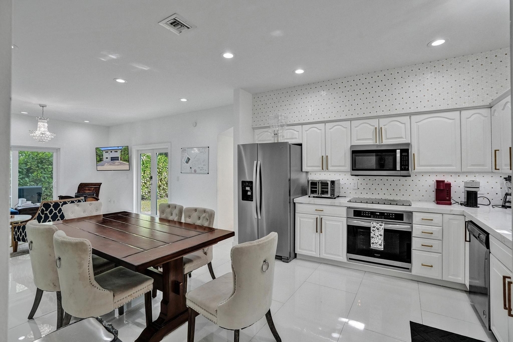 833 Sw 17th Street - Photo 13