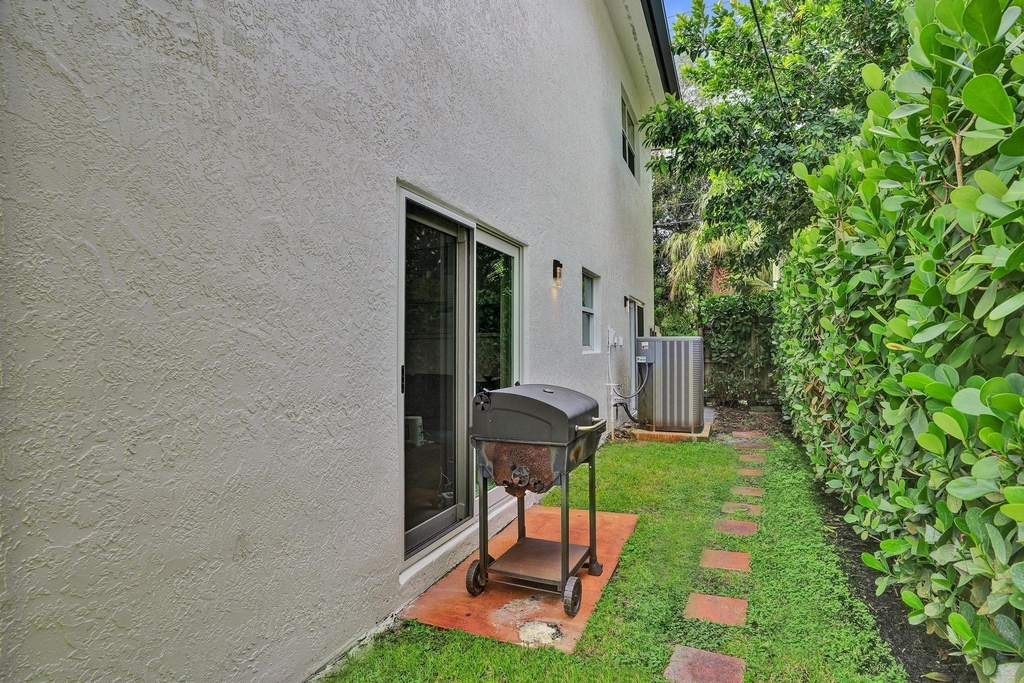 833 Sw 17th Street - Photo 47