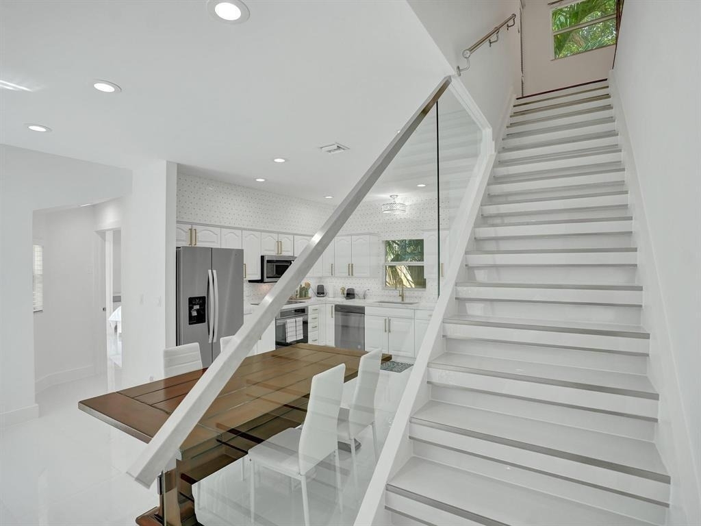 833 Sw 17th Street - Photo 1