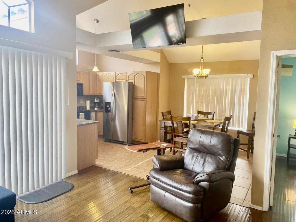1633 E Lakeside Drive - Photo 4