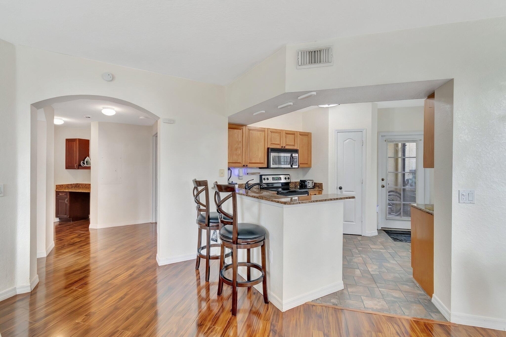 1207 Belmont Place - Photo 14
