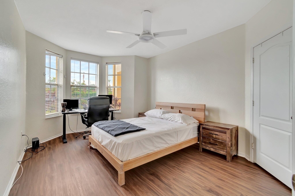 1207 Belmont Place - Photo 32