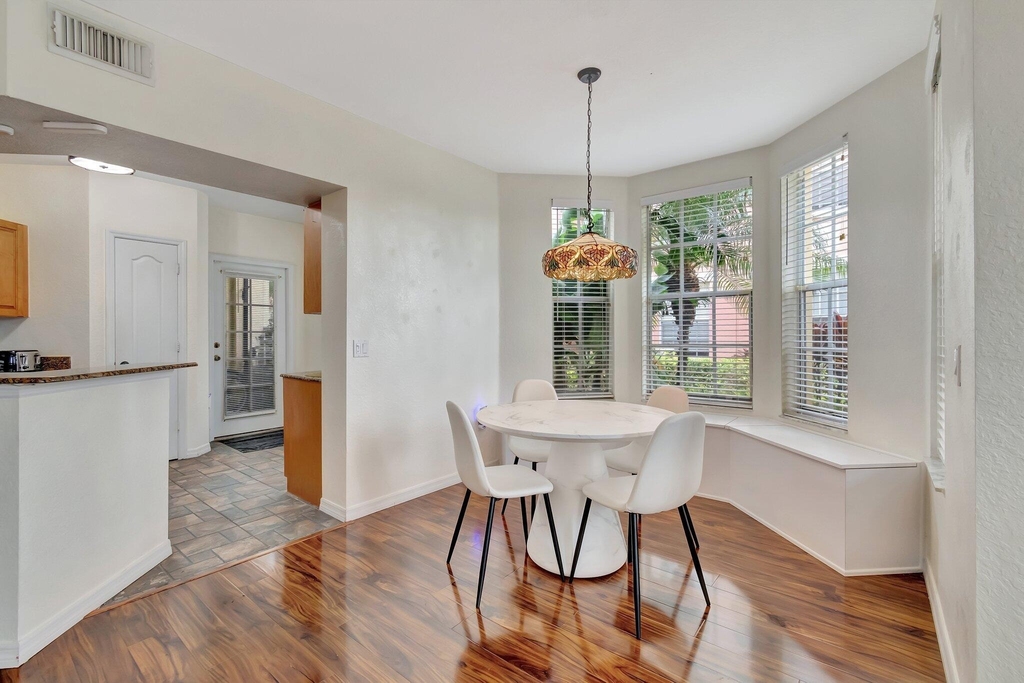 1207 Belmont Place - Photo 12