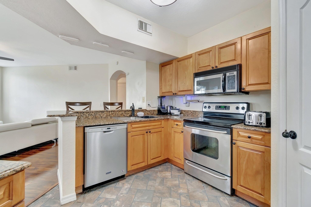 1207 Belmont Place - Photo 18
