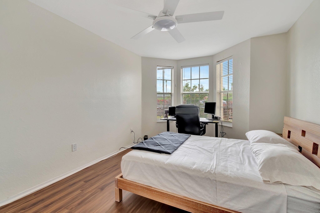 1207 Belmont Place - Photo 34