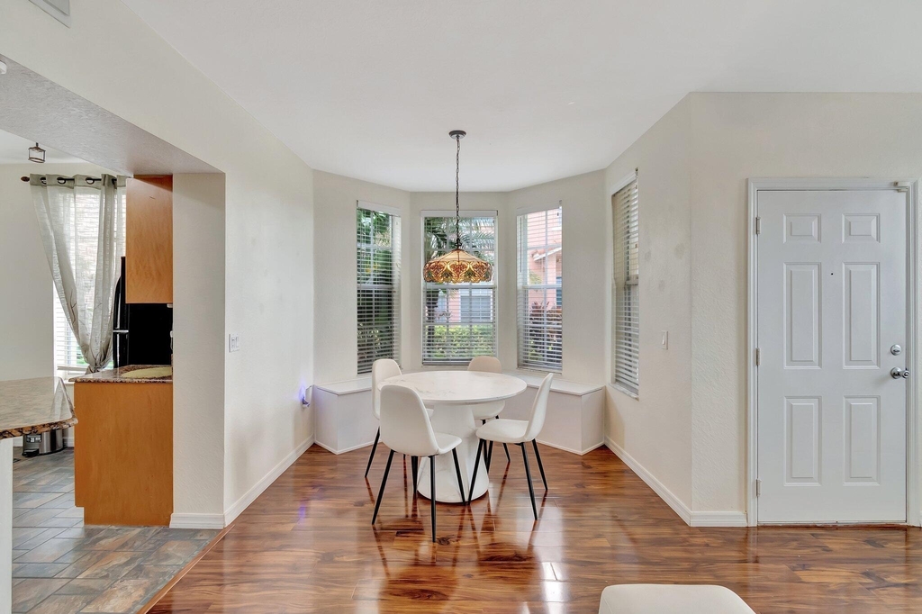 1207 Belmont Place - Photo 16