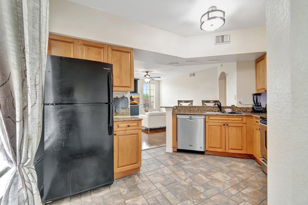 1207 Belmont Place - Photo 21