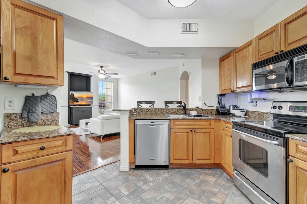 1207 Belmont Place - Photo 19