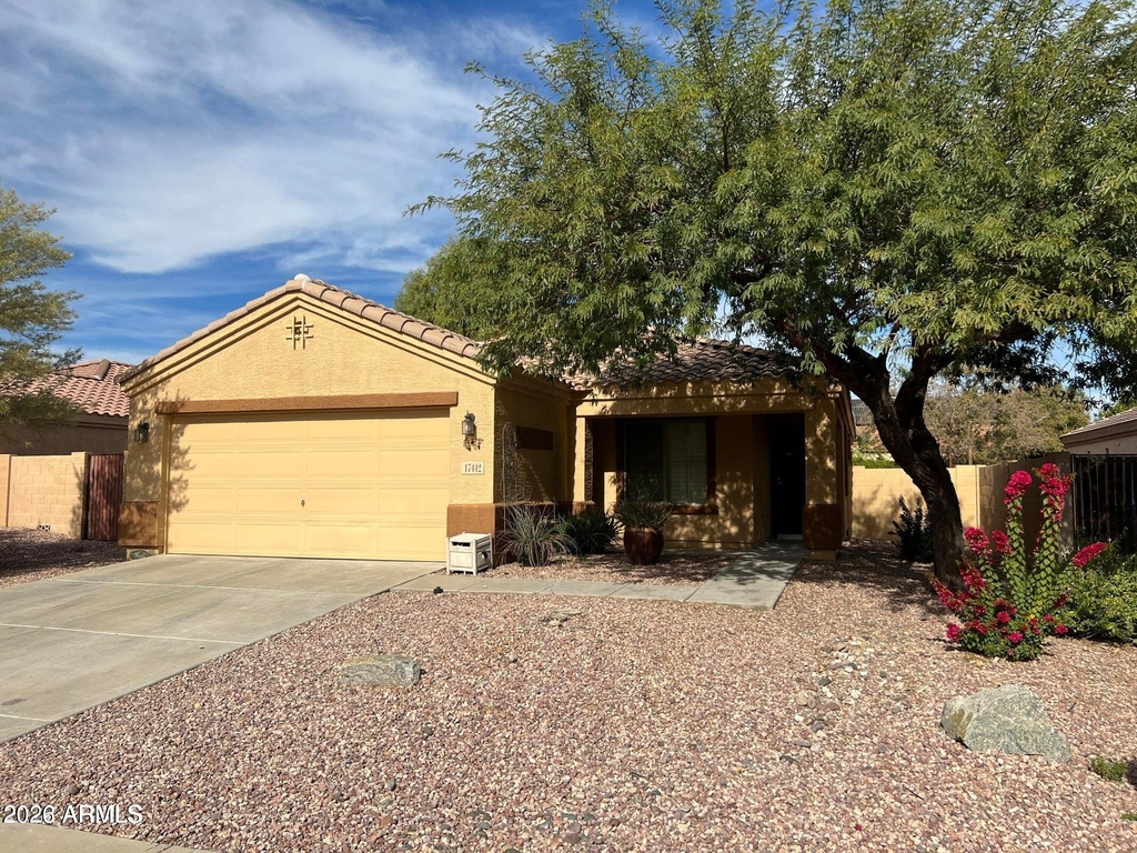 17442 W Watson Lane - Photo 1