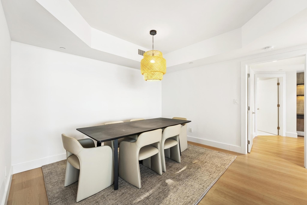 2000 Island Boulevard - Photo 10