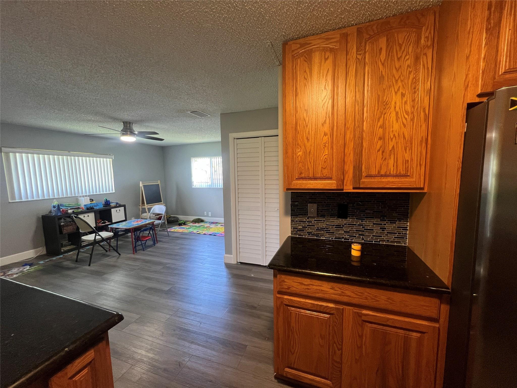 7975 Nw 8th Street - Photo 7