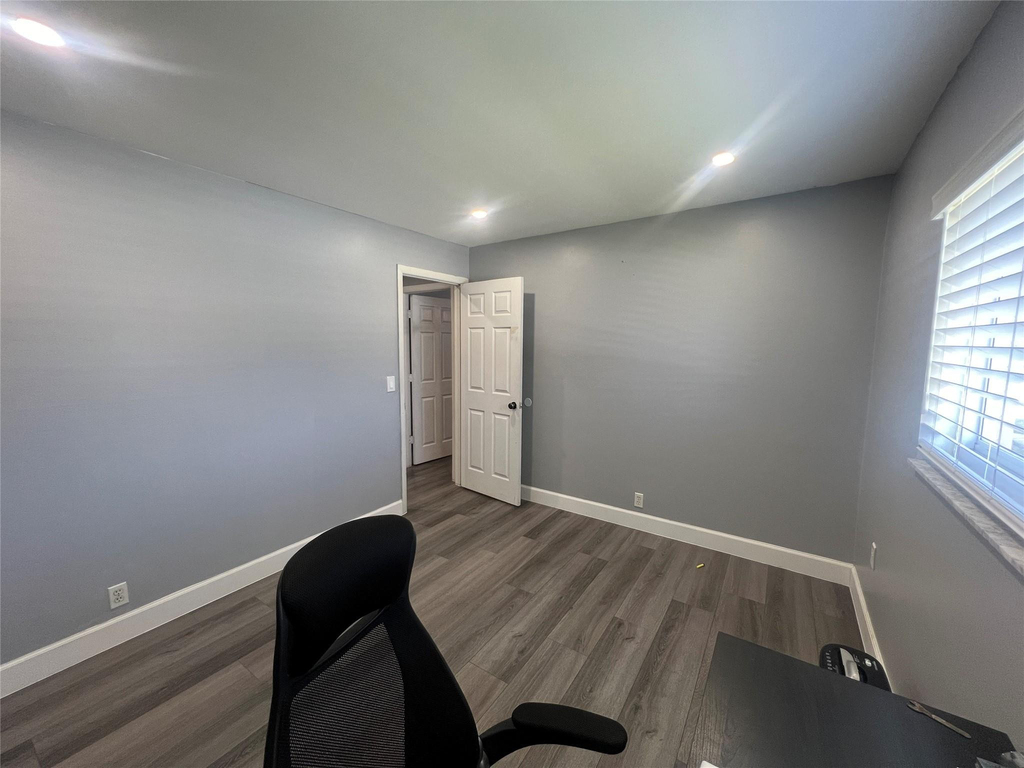 7975 Nw 8th Street - Photo 8
