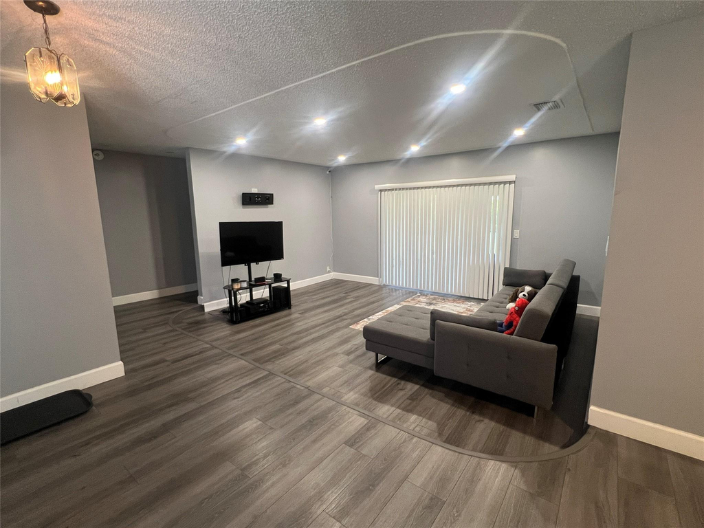 7975 Nw 8th Street - Photo 0