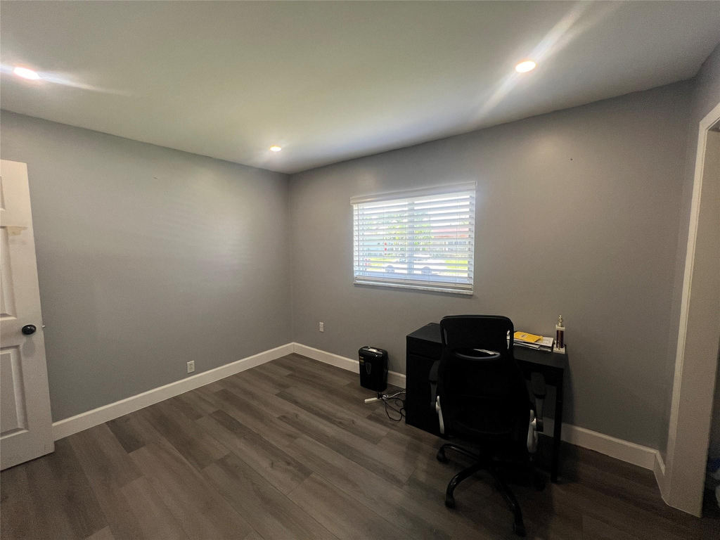 7975 Nw 8th Street - Photo 10
