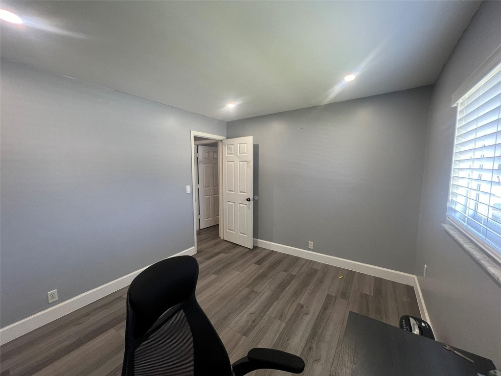 7975 Nw 8th Street - Photo 9