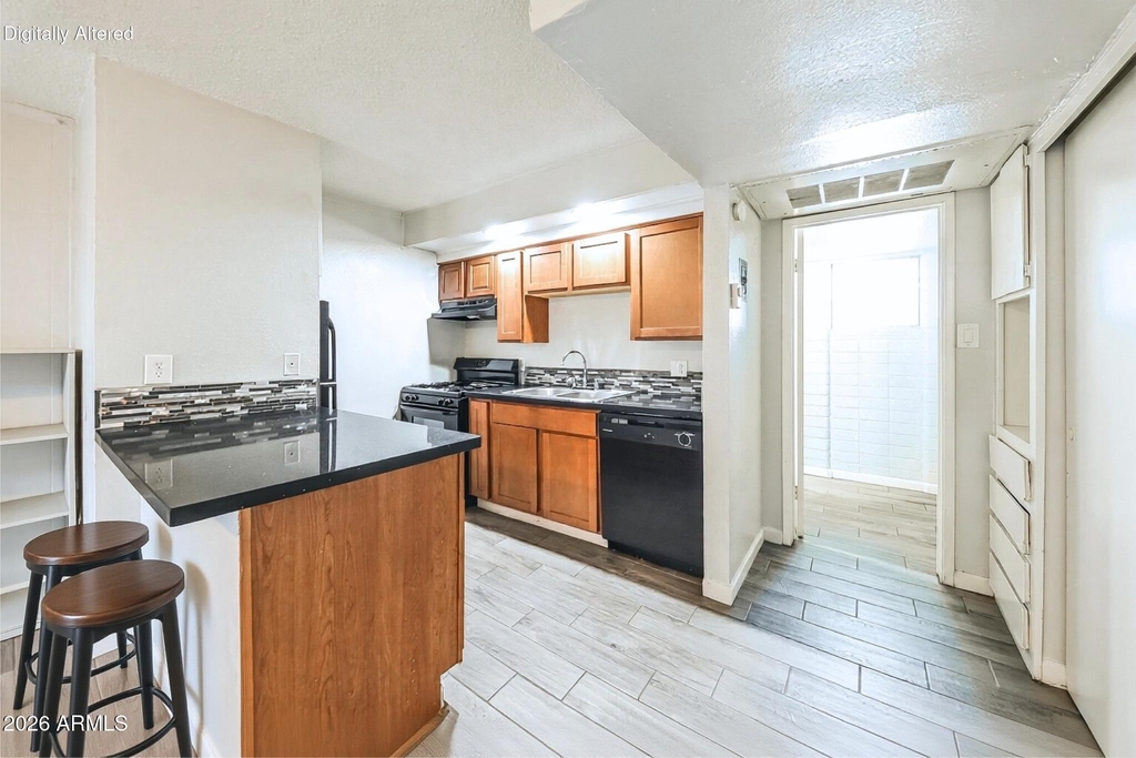6320 N 16th -- - Photo 6