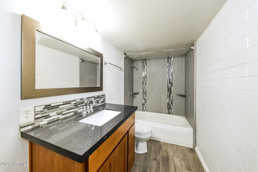 6320 N 16th -- - Photo 8