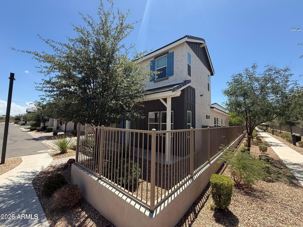 15694 W Melvin Street - Photo 2