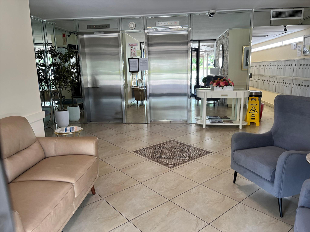 3100 N Palm Aire Drive - Photo 21