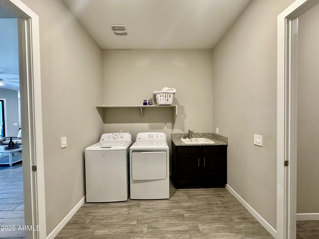 8024 W State Avenue - Photo 18