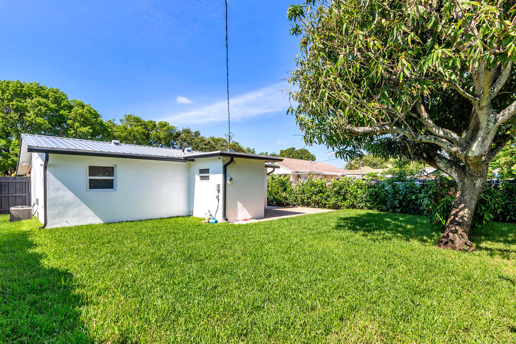 411 Summa Street - Photo 8