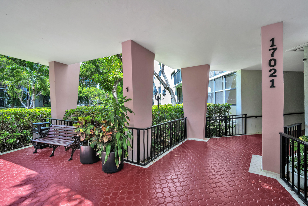 17021 N Bay Road - Photo 9