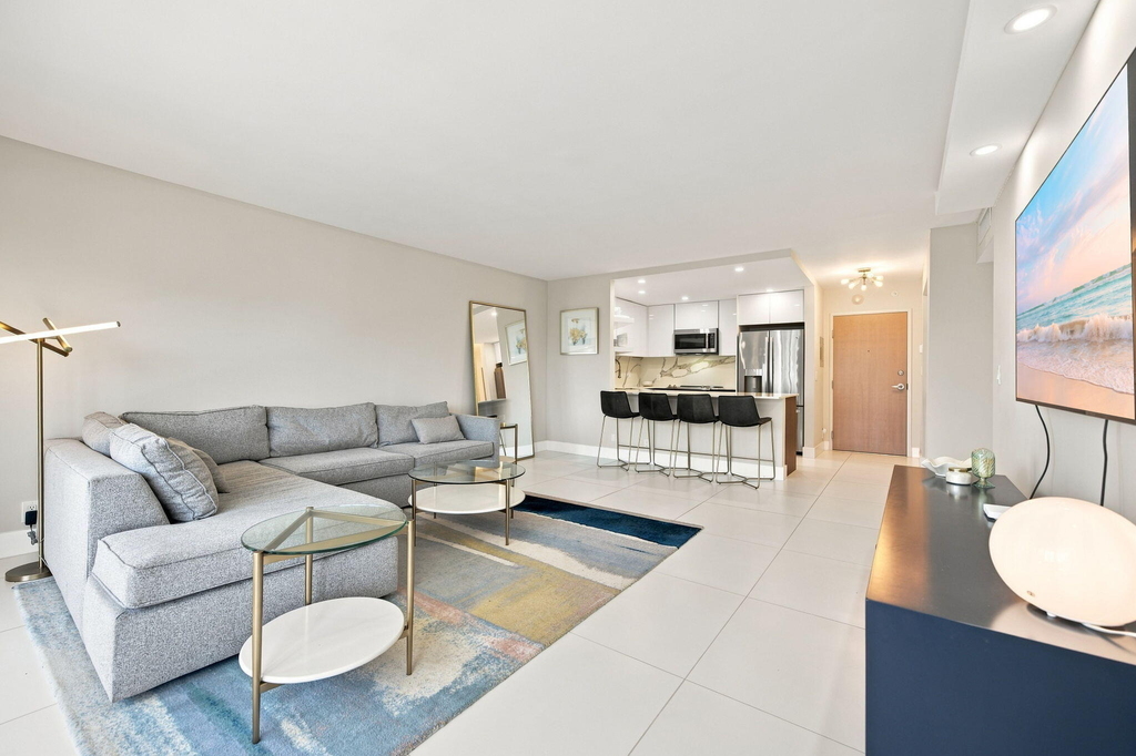 340 Sunset Drive - Photo 2