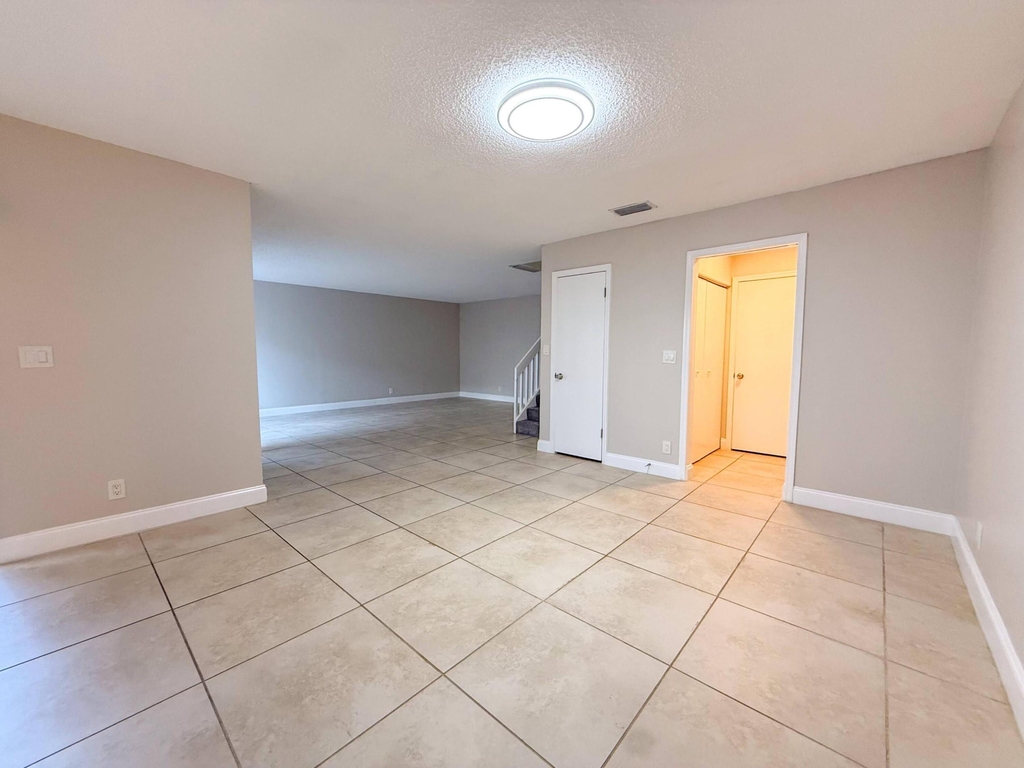 1719 N Congress Avenue - Photo 4