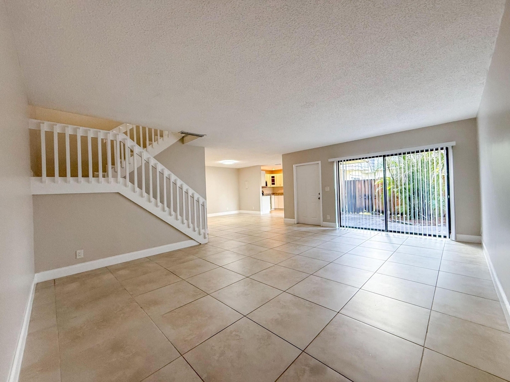 1719 N Congress Avenue - Photo 0