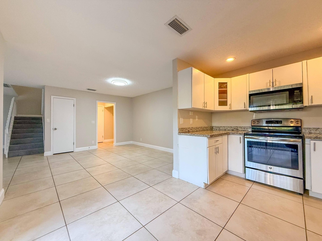 1719 N Congress Avenue - Photo 3