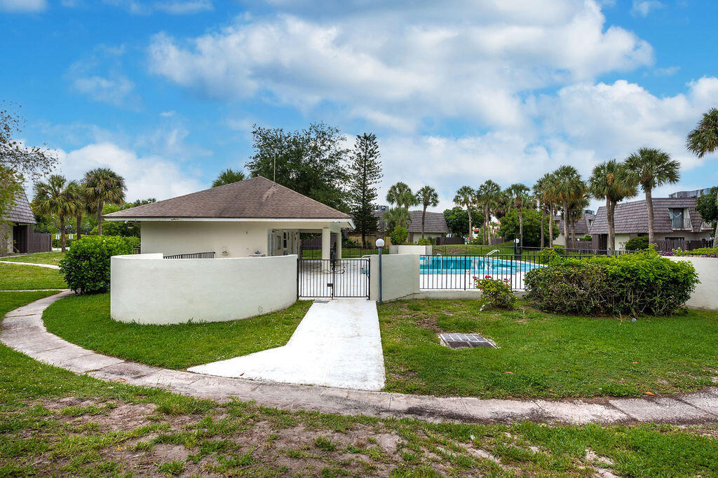 1719 N Congress Avenue - Photo 35