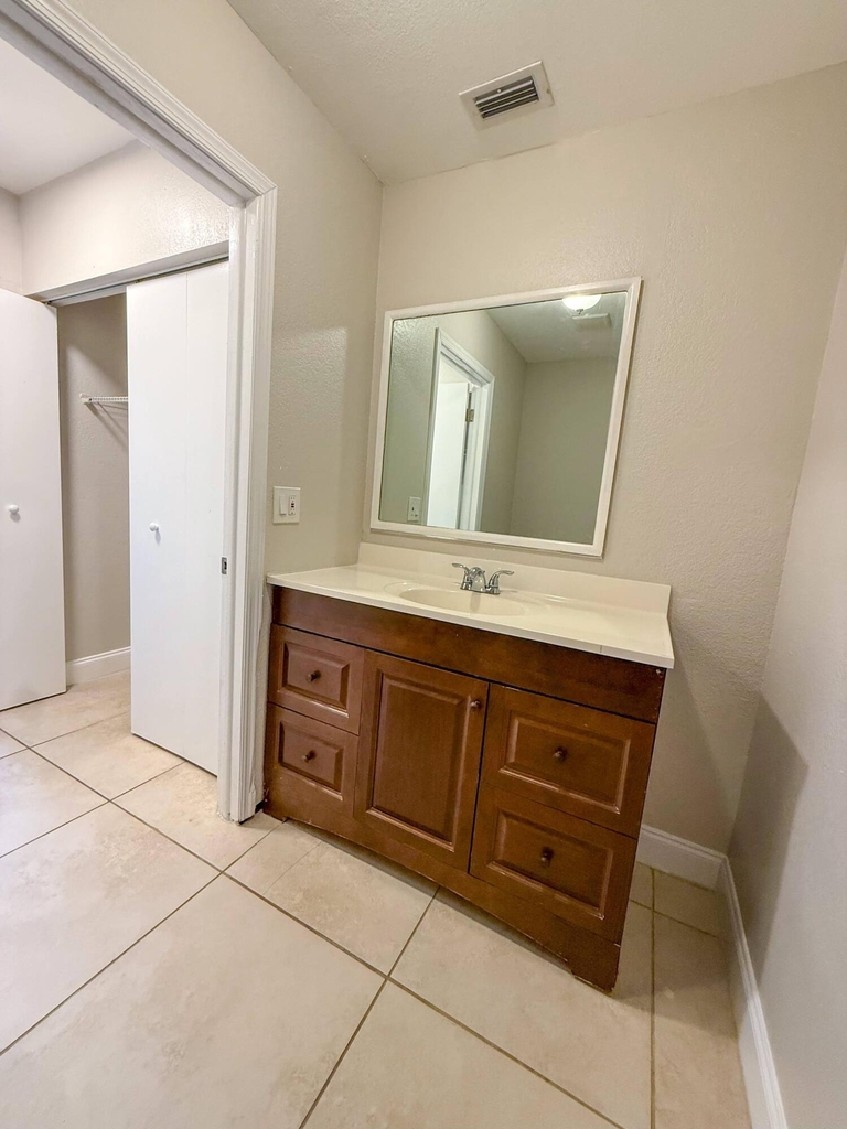 1719 N Congress Avenue - Photo 6
